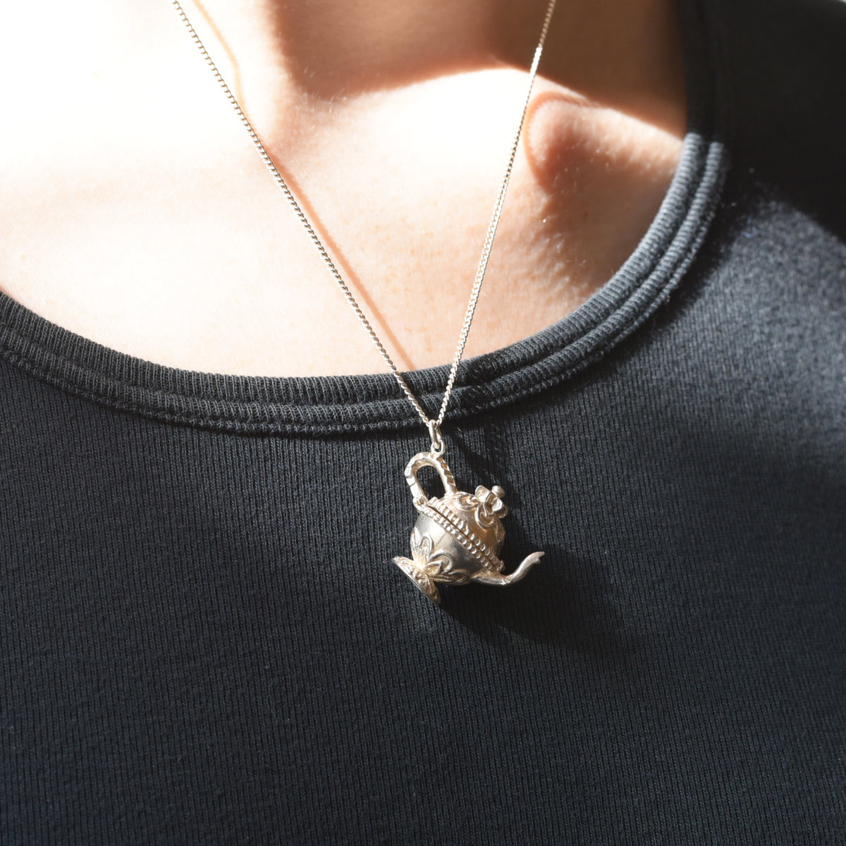 Silver chain necklace